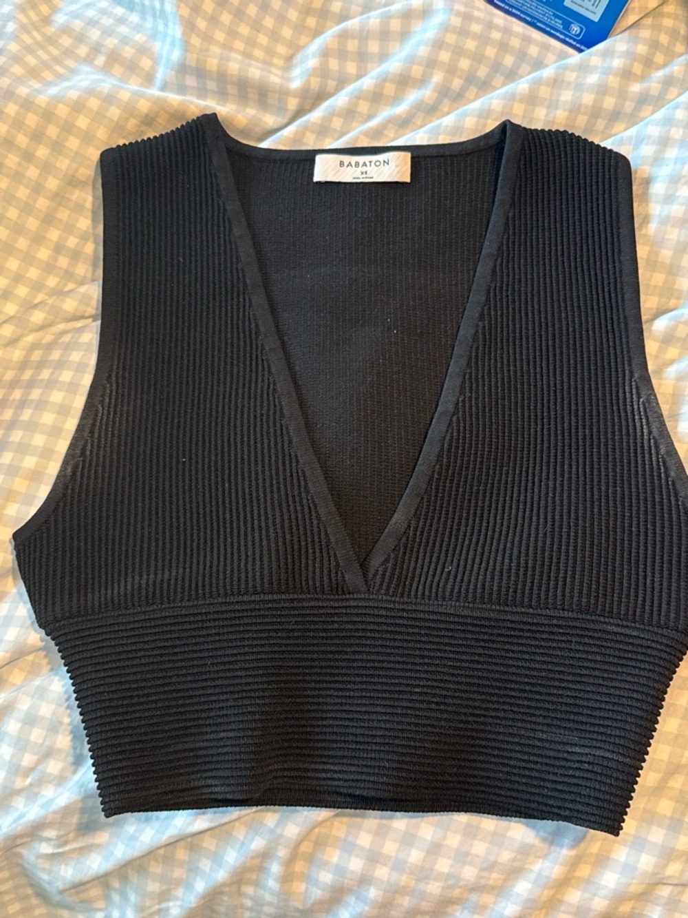 Babaton Black Ribbed V-Neck Cropped Top